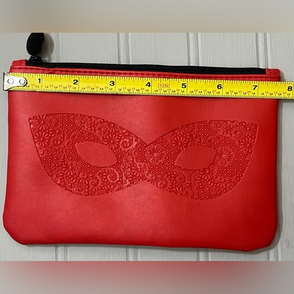 Ipsy Cosmetics Bags Zipper Pouch Red‎ Masquerade Leopard Print Makeup Bags NWOT - Picture 7 of 12